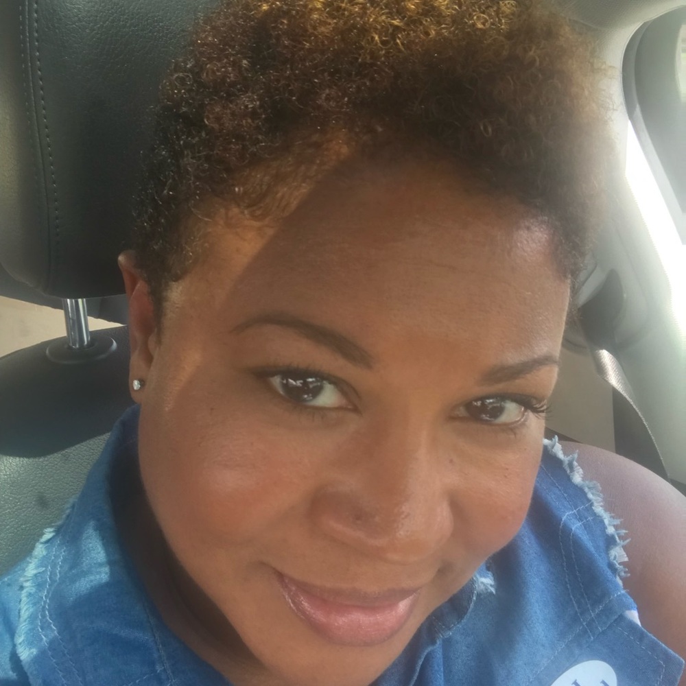 Meet your Posher, Angie